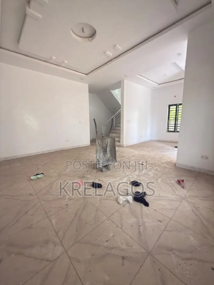 5bdrm Duplex in Orchid, Chevron for sale in Chevron