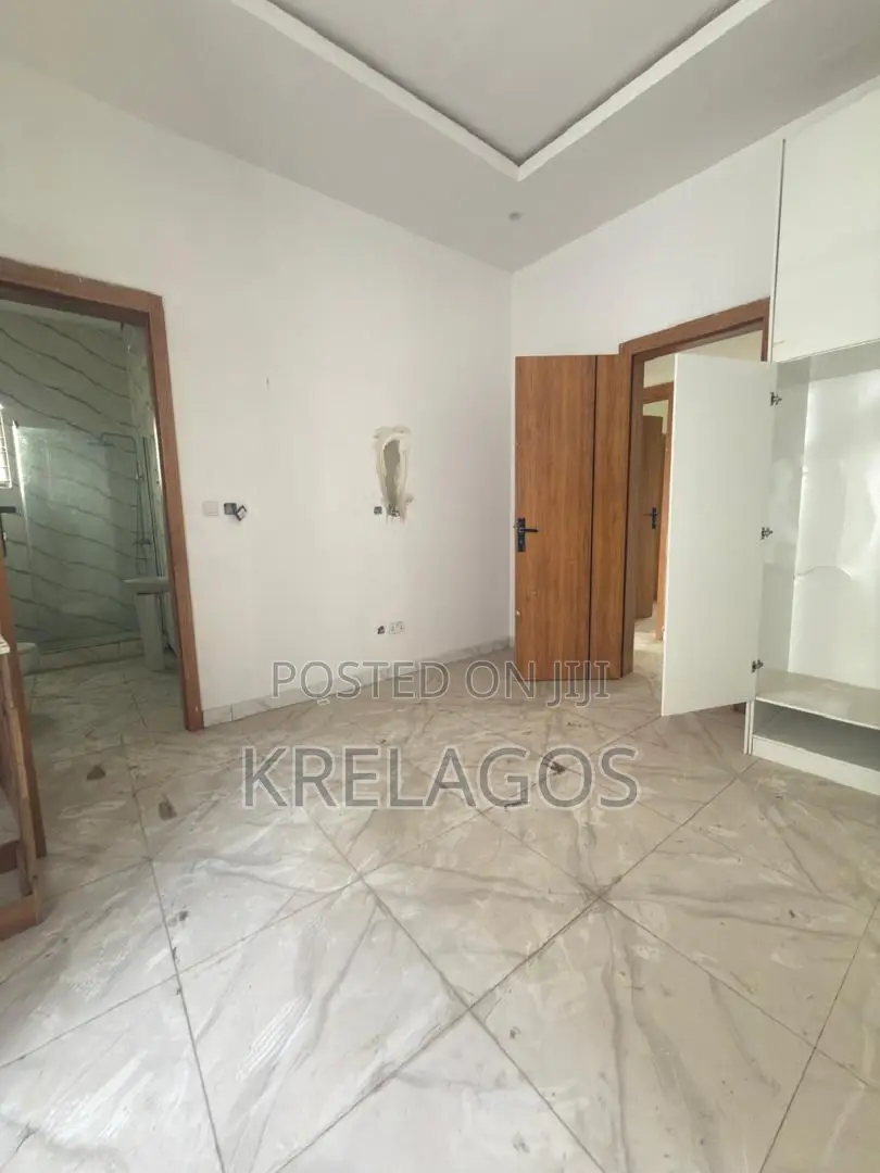 5bdrm Duplex in Orchid, Chevron for sale in Chevron
