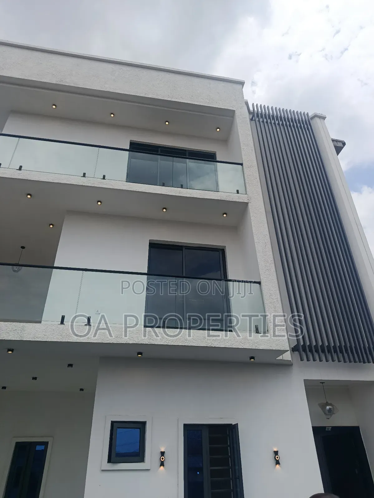 5bdrm Duplex in Oluyole Estate for sale in Ibadan