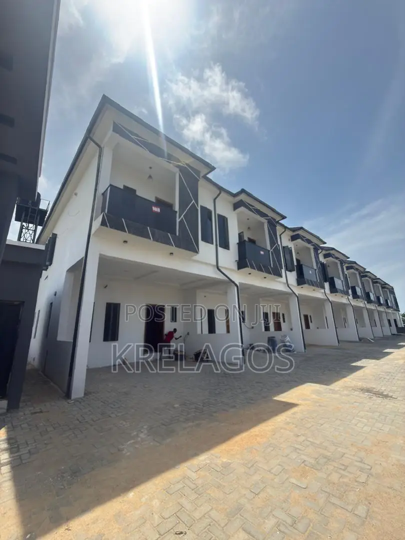 4bdrm Duplex in Orchid, Chevron for sale in Chevron