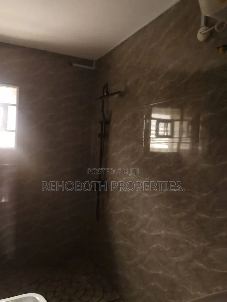 5bdrm Duplex in Ire Akari Estate, Akala Express for sale in Akala Express
