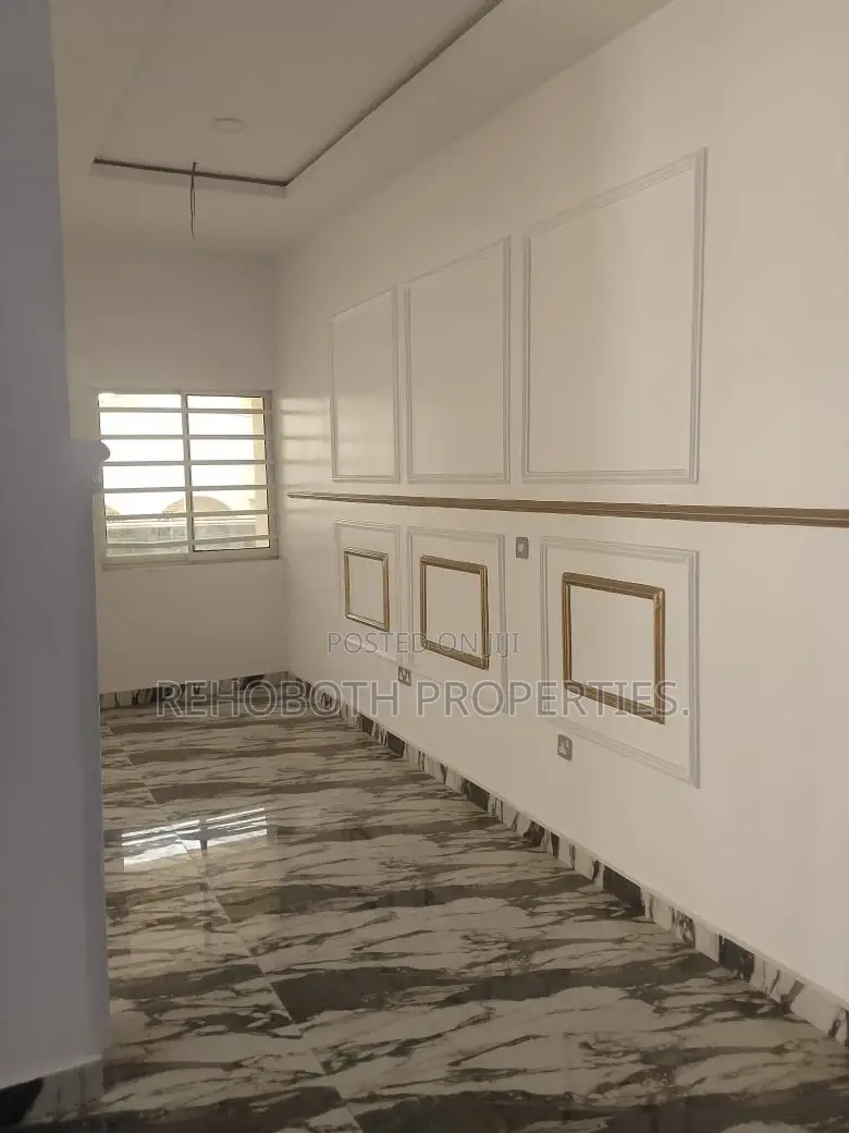 5bdrm Duplex in Ire Akari Estate, Akala Express for sale in Akala Express
