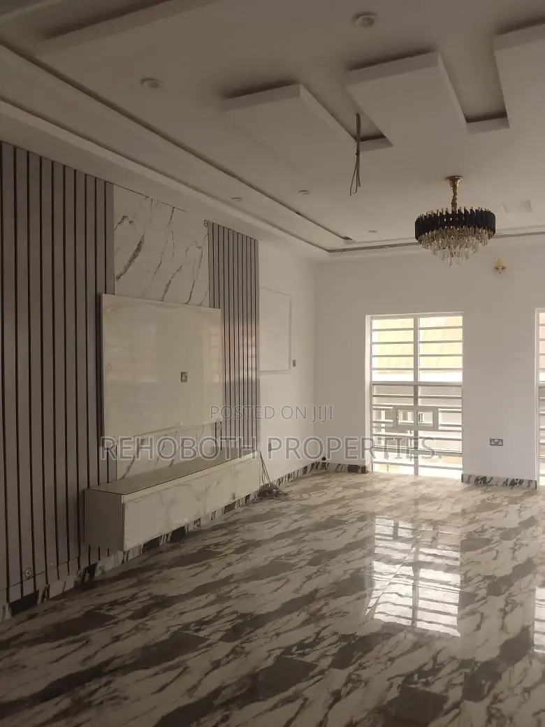 5bdrm Duplex in Ire Akari Estate, Akala Express for sale in Akala Express