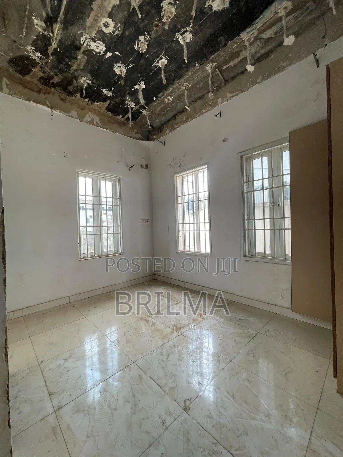 5bdrm Duplex in Life Camp for sale in Life Camp