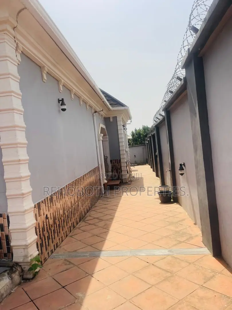 4bdrm Bungalow in Promiseland Elebu, Akala Express for sale in Akala Express