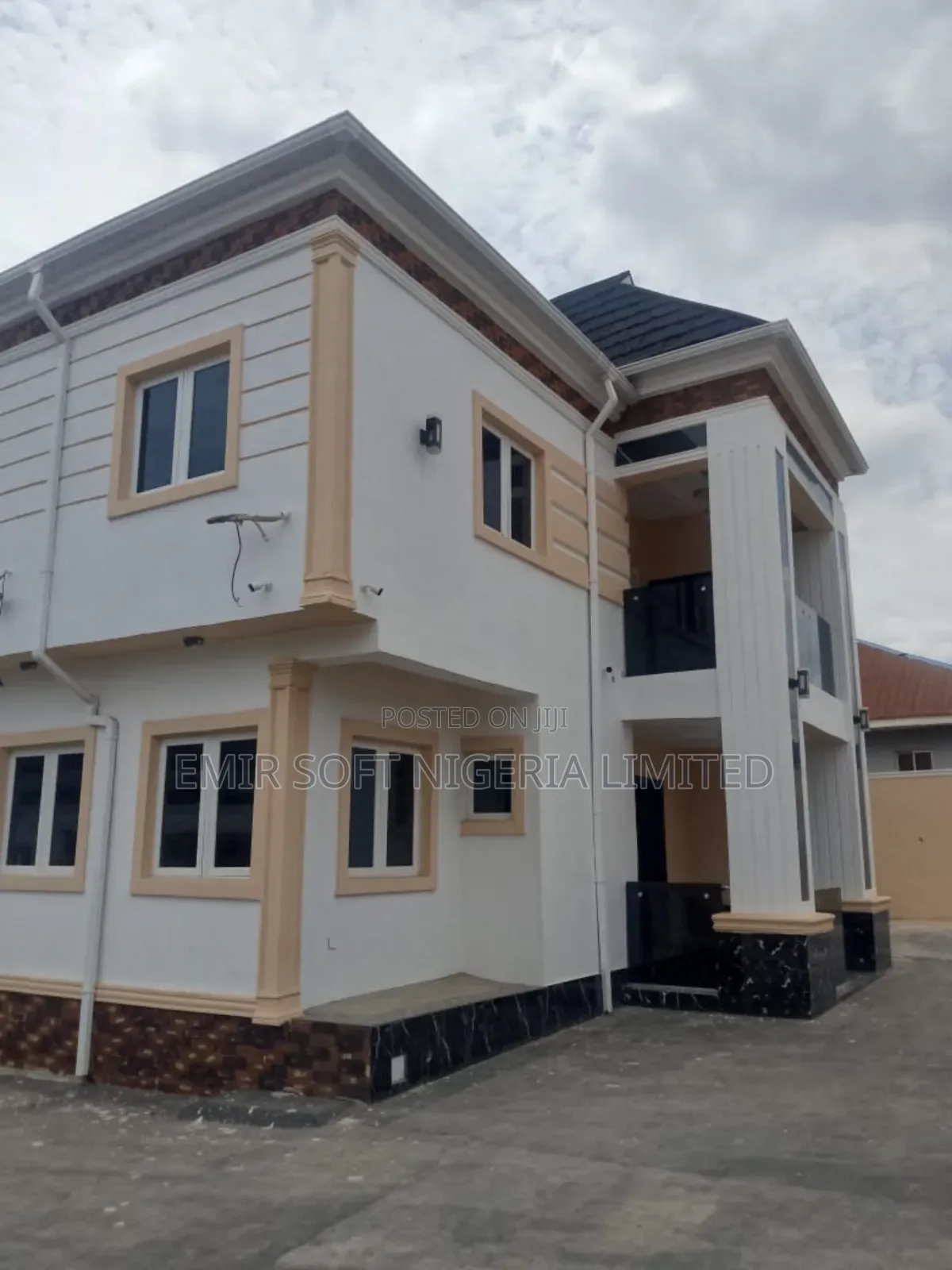 5bdrm Duplex in Ire Akari Estate, Akala Express for sale in Akala Express