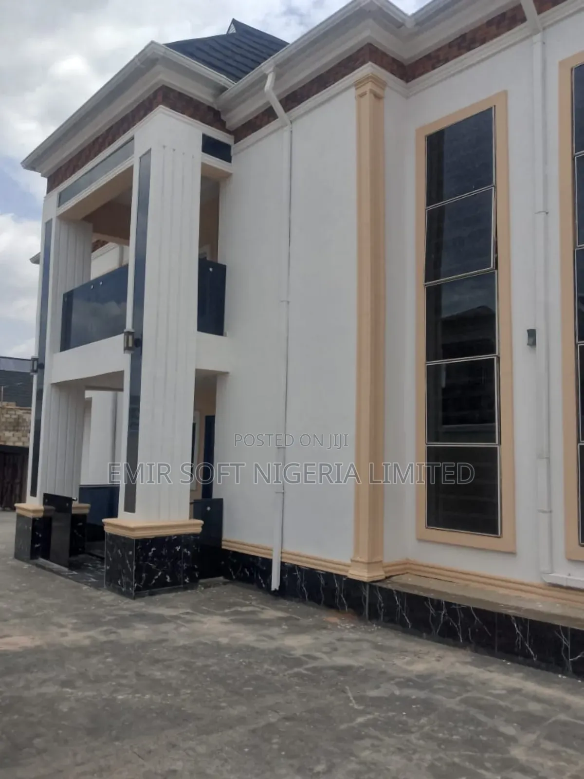 5bdrm Duplex in Ire Akari Estate, Akala Express for sale in Akala Express