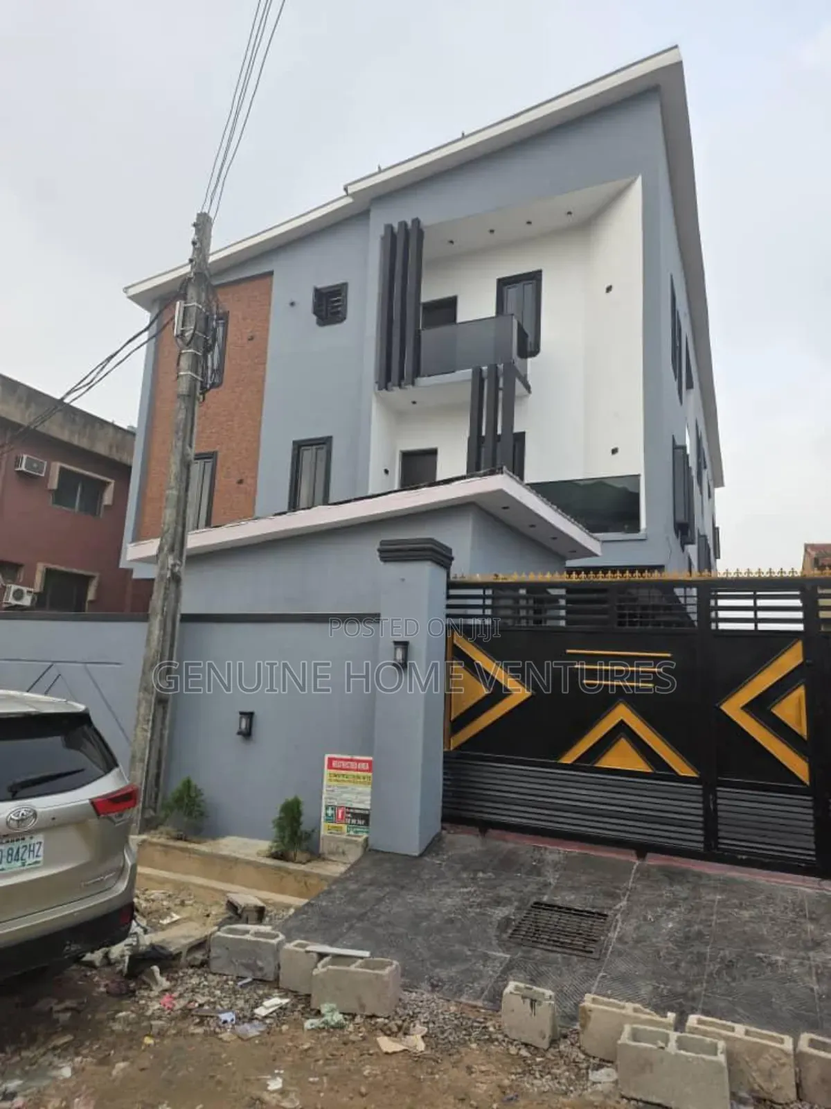 5bdrm Duplex in Ajao Estate, Airport Road / Oshodi for sale in Airport Road / Oshodi