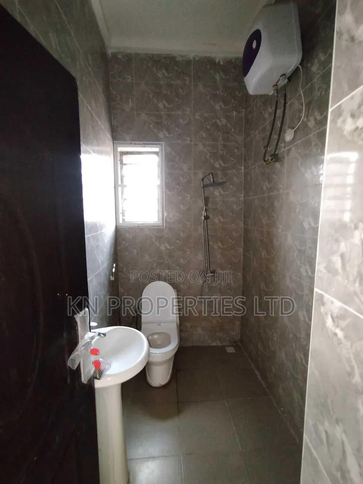 3bdrm Block of Flats in Wuye for rent in Wuye