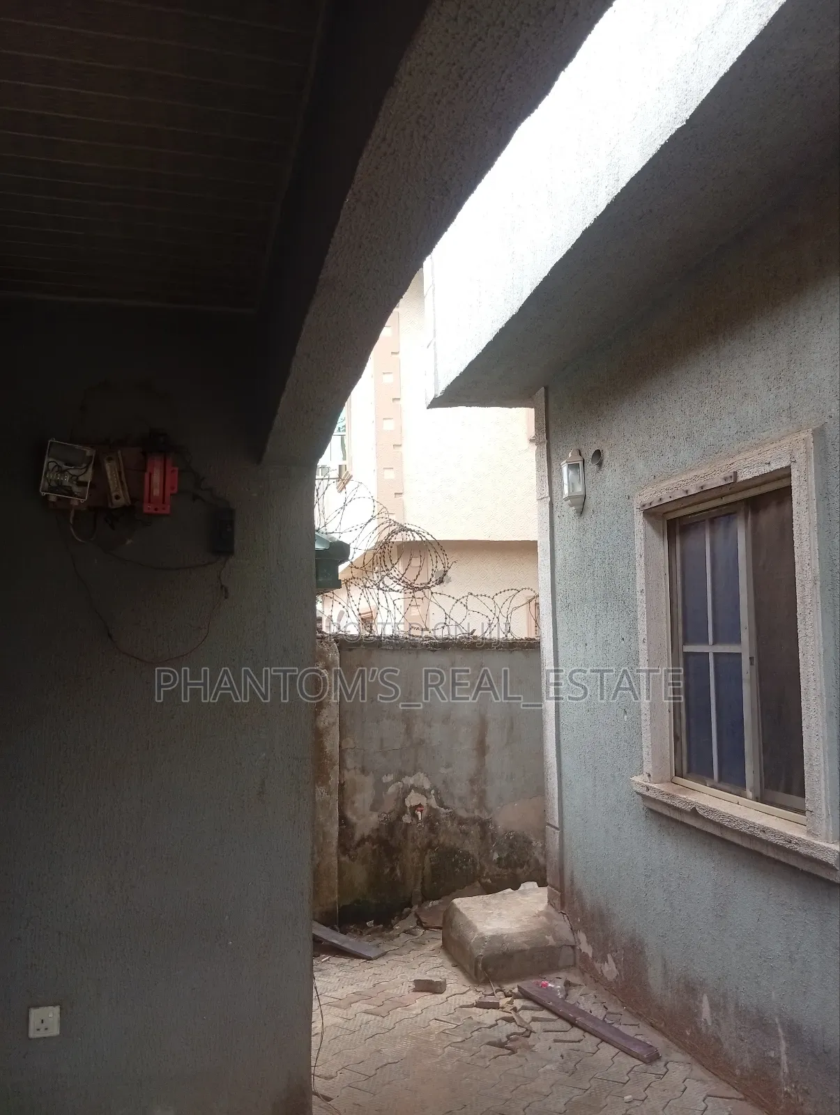 2bdrm Block of Flats in Limit (Infant Jesus, Benin City for sale in Benin City
