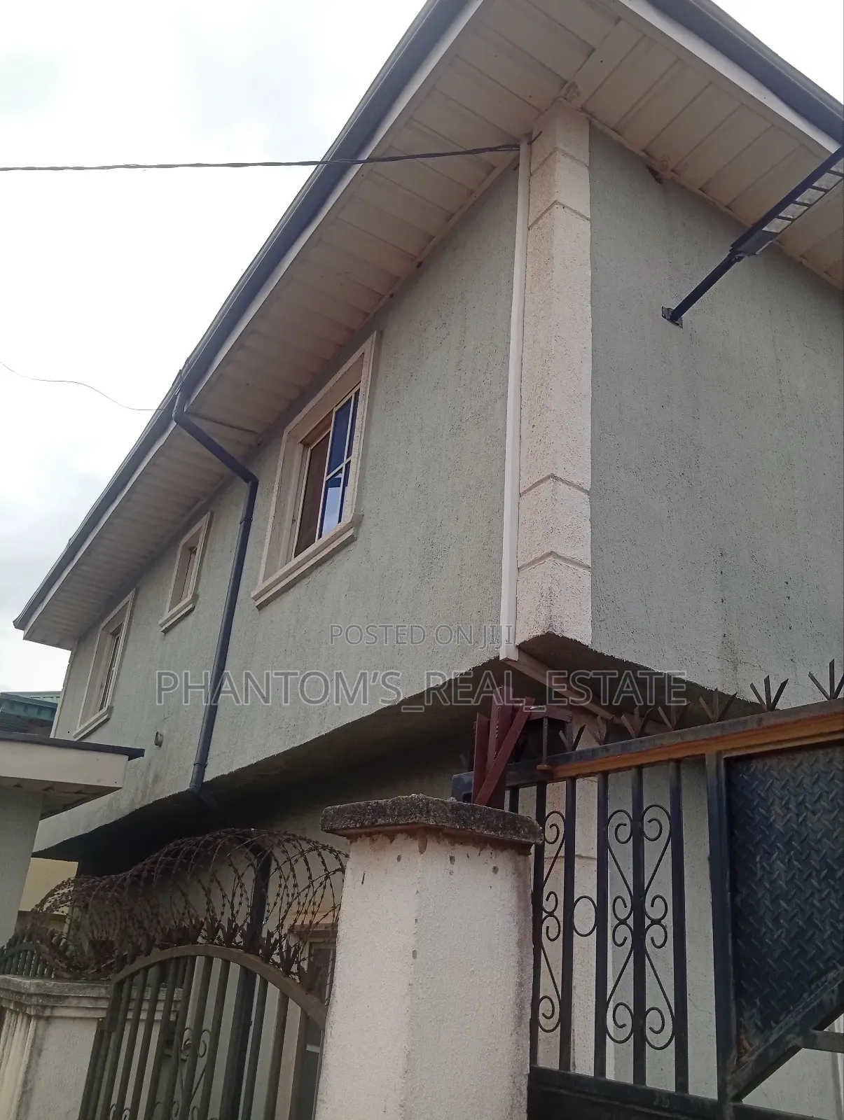 2bdrm Block of Flats in Limit (Infant Jesus, Benin City for sale in Benin City