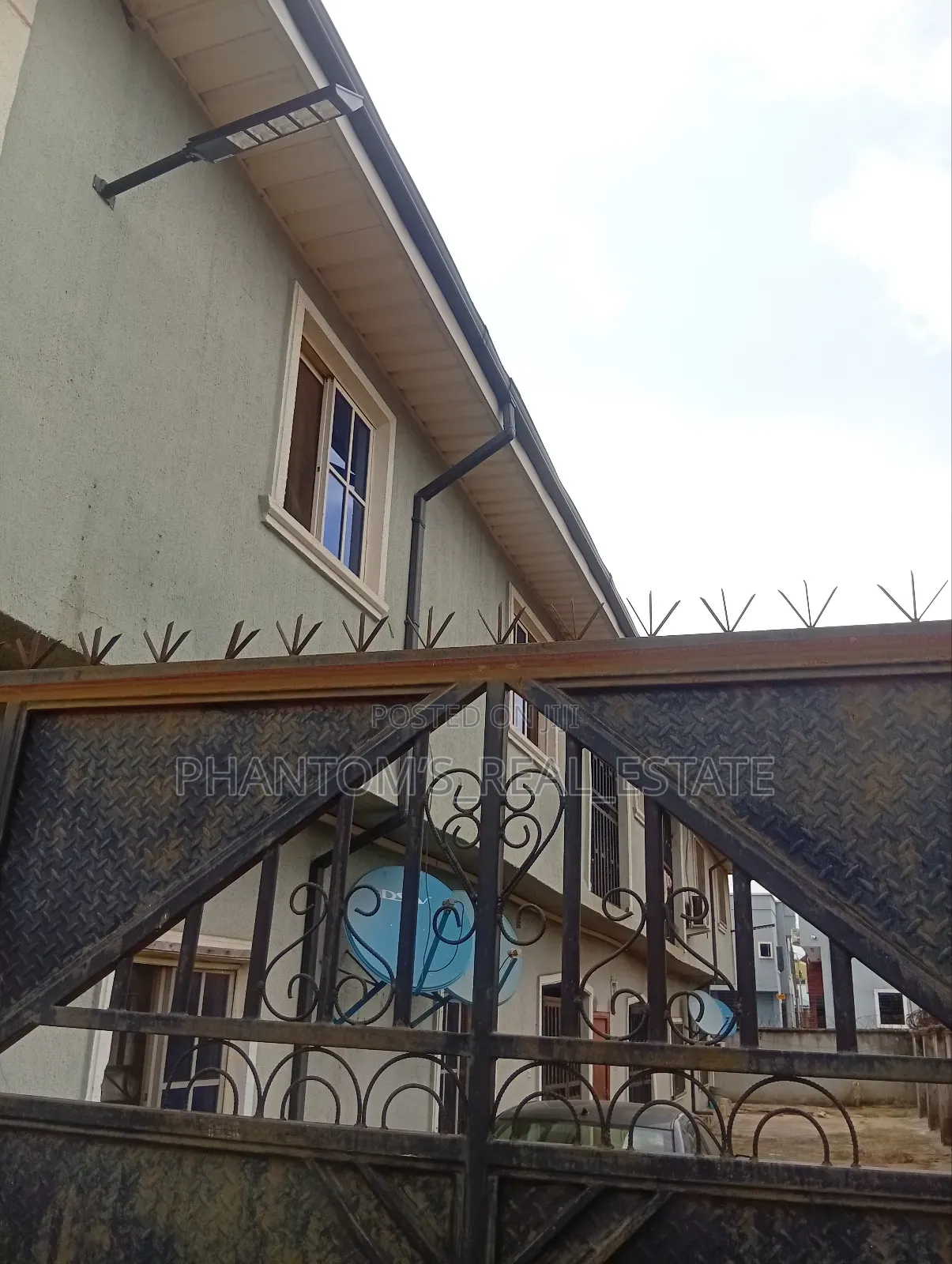 2bdrm Block of Flats in Limit (Infant Jesus, Benin City for sale in Benin City