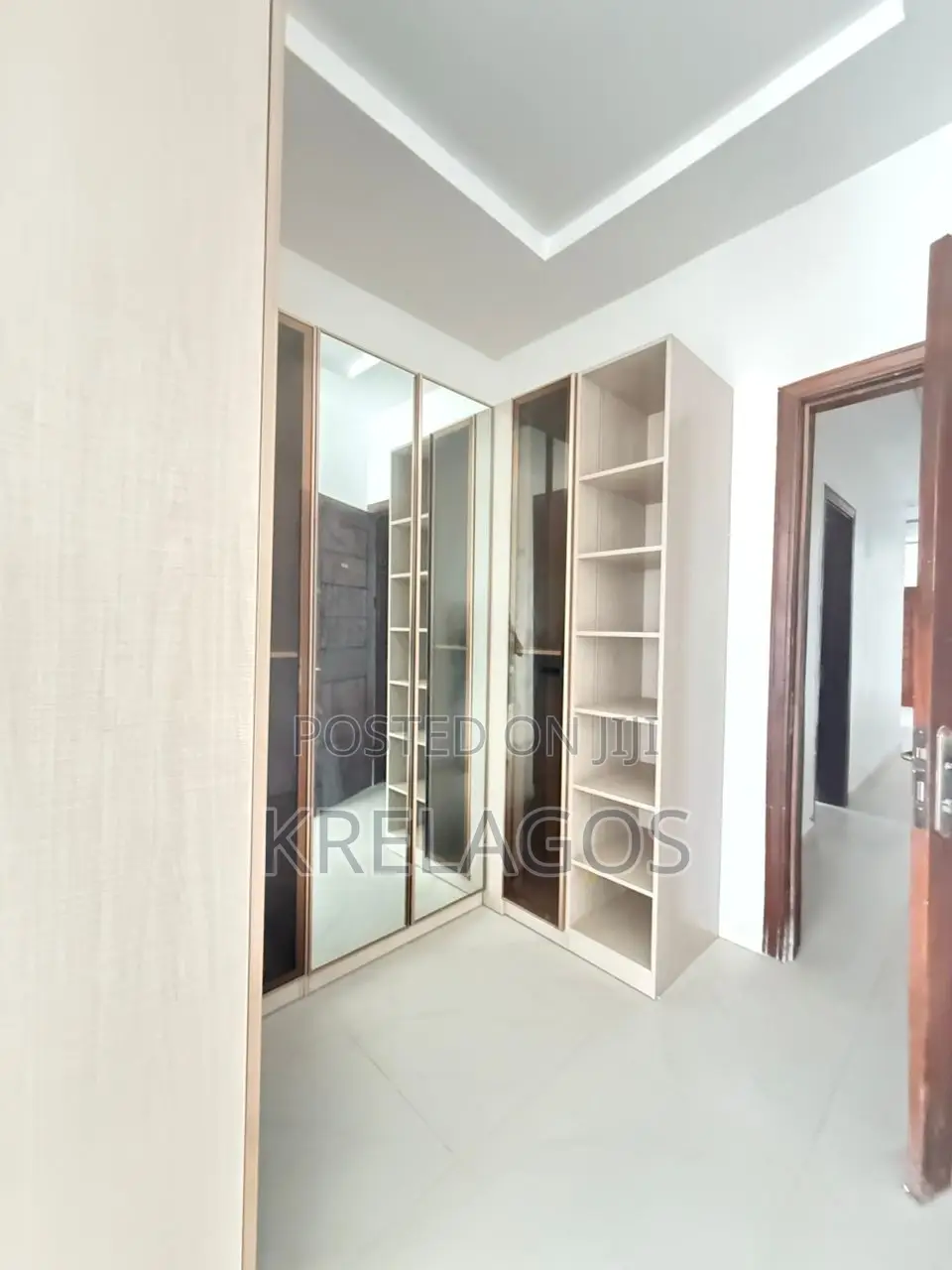 4bdrm Duplex in Ologolo for sale in Ologolo
