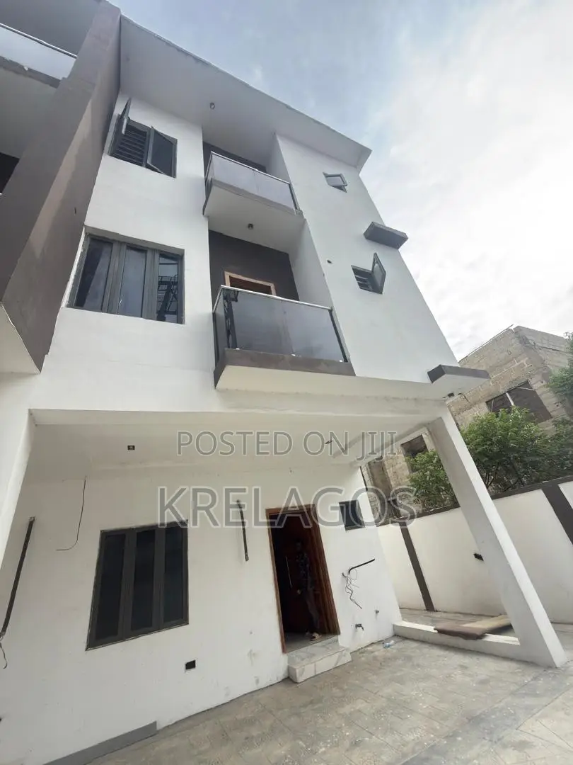 4bdrm Duplex in Orchid, Chevron for rent in Chevron