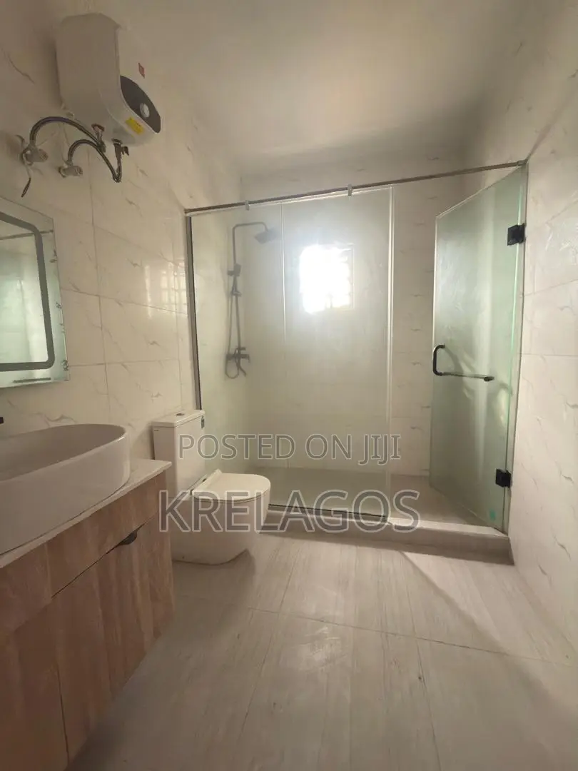 4bdrm Duplex in Orchid, Chevron for rent in Chevron