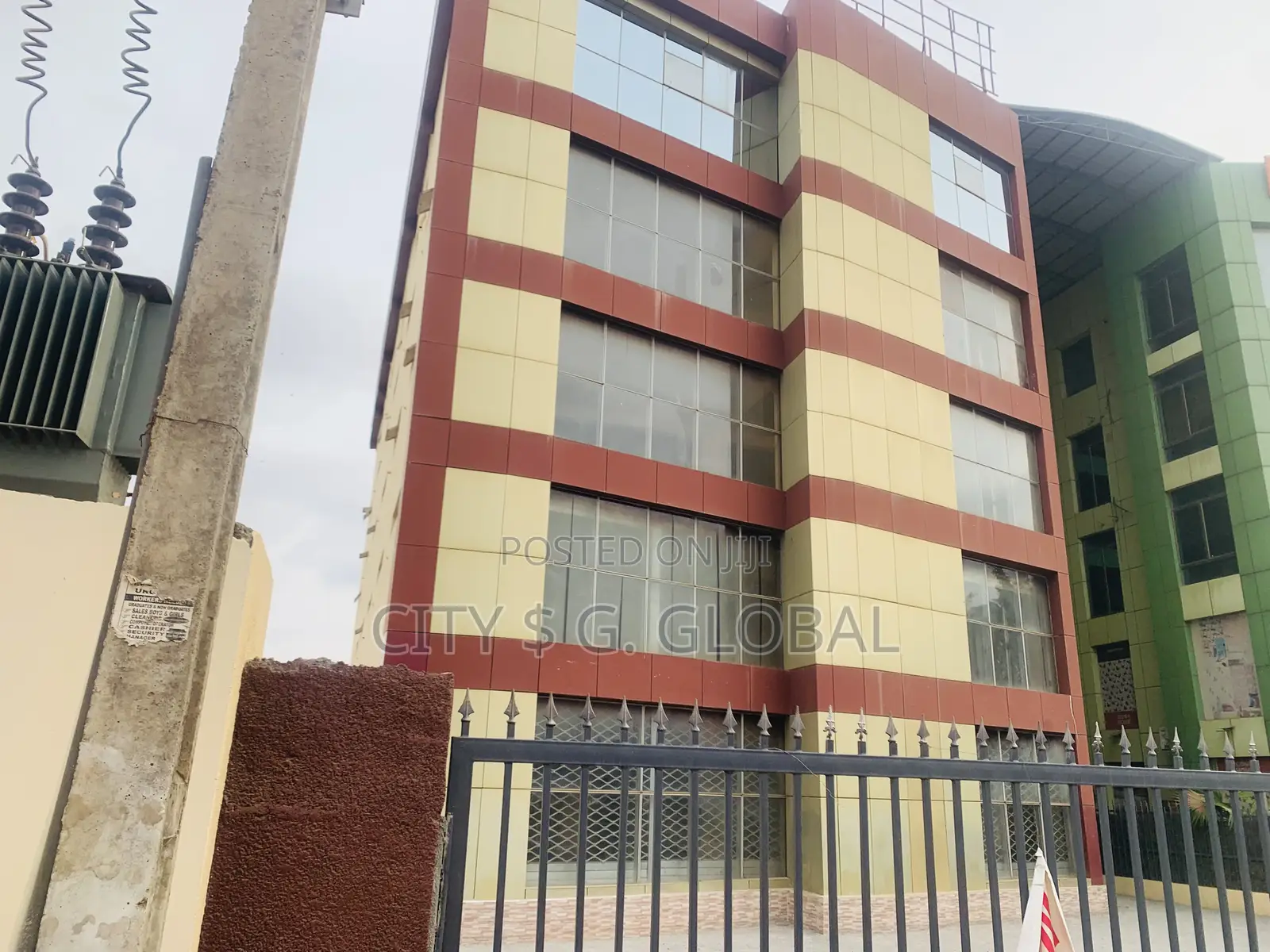 Office Space / Warehouse/ Hospital/ Gym Etc in Life Camp