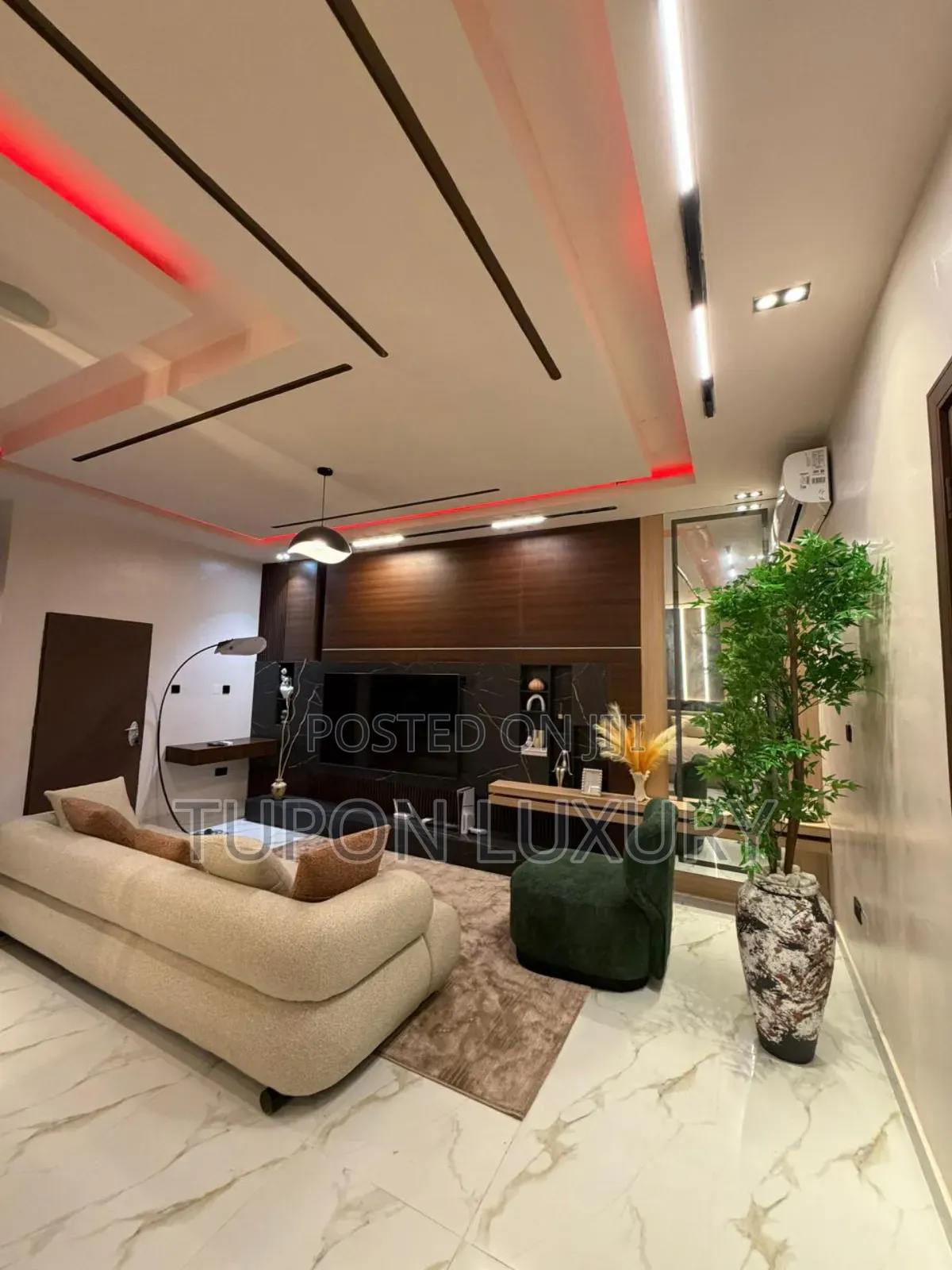 Beautiful and Luxury Studio With Ps5, Balcony, Work Space Bathtub in Lekki