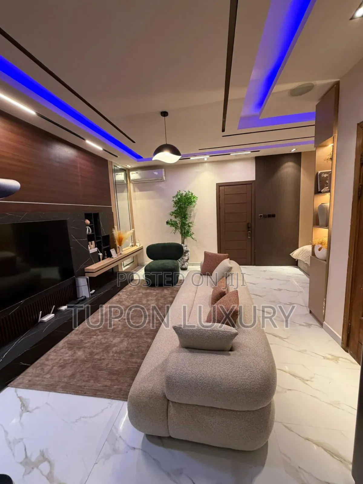 Beautiful and Luxury Studio With Ps5, Balcony, Work Space Bathtub in Lekki