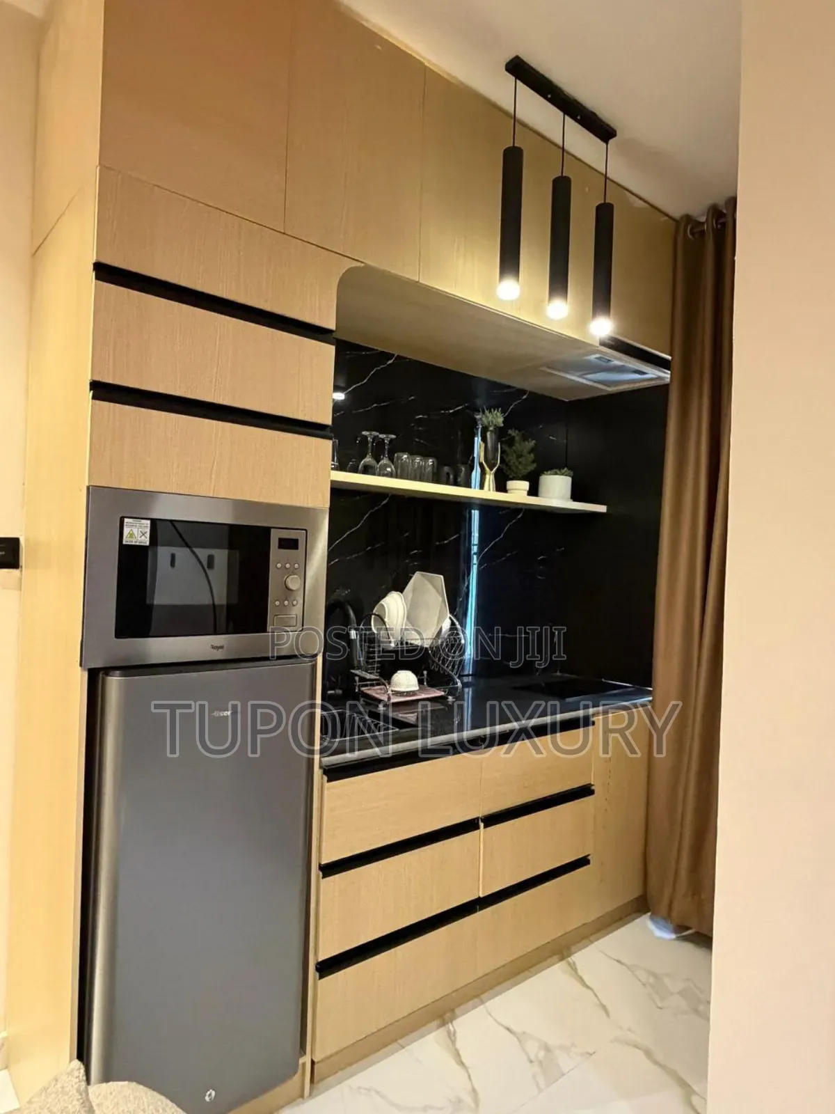 Beautiful and Luxury Studio With Ps5, Balcony, Work Space Bathtub in Lekki