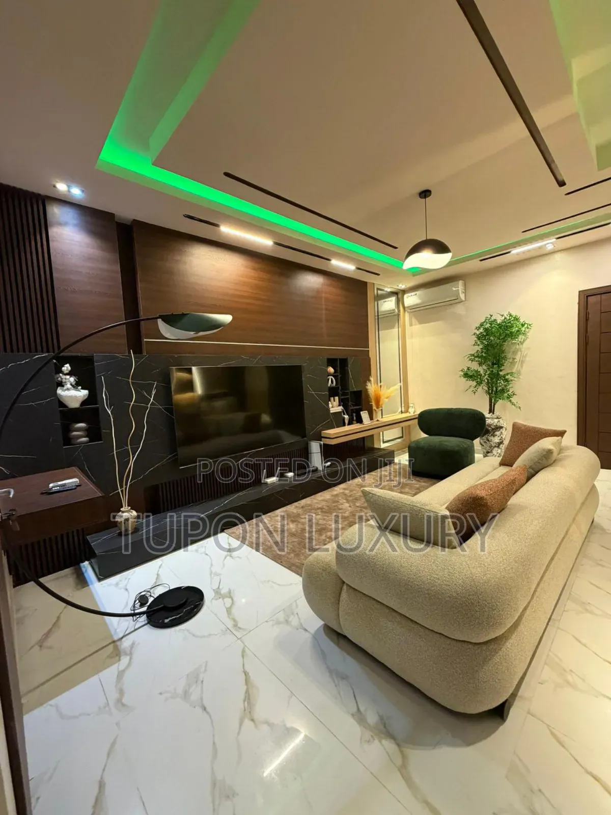 Beautiful and Luxury Studio With Ps5, Balcony, Work Space Bathtub in Lekki
