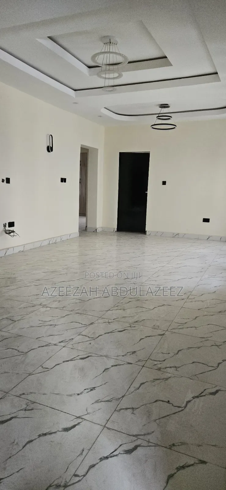 3bdrm Block of Flats in Sabon Lugbe for rent in Sabon Lugbe