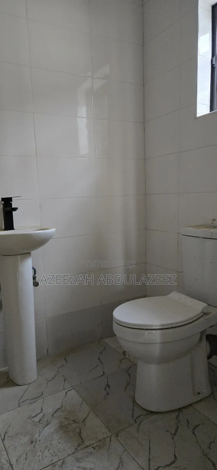 3bdrm Block of Flats in Sabon Lugbe for rent in Sabon Lugbe