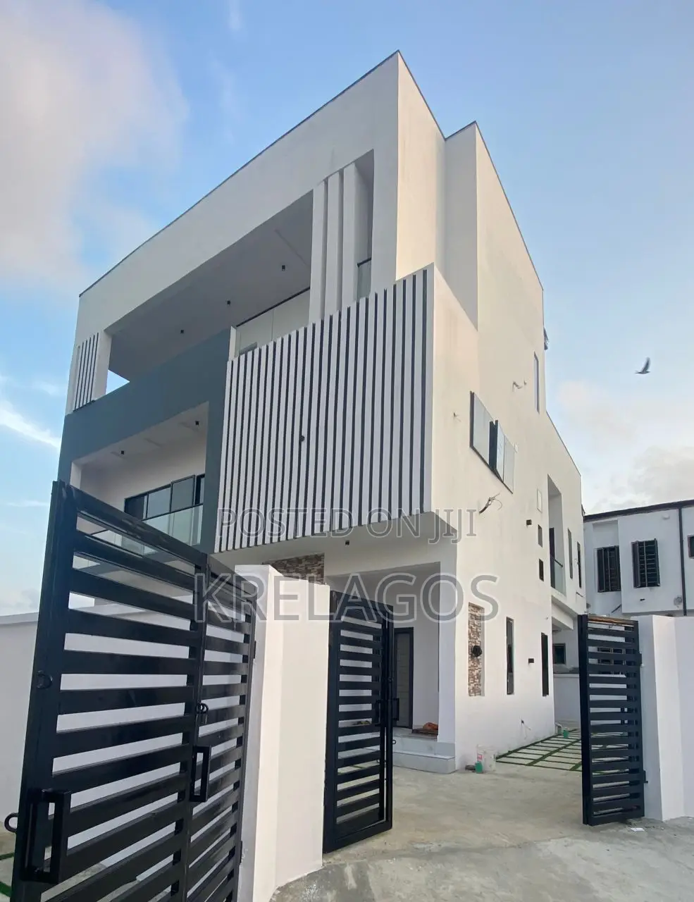 4bdrm Duplex in Orchid, Chevron for sale in Chevron