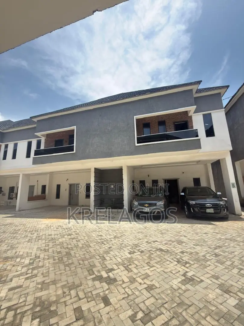 4bdrm Duplex in Chevron for sale in Chevron