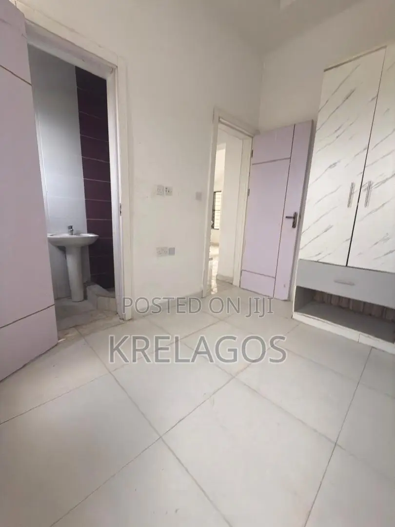 4bdrm Duplex in Chevron for sale in Chevron