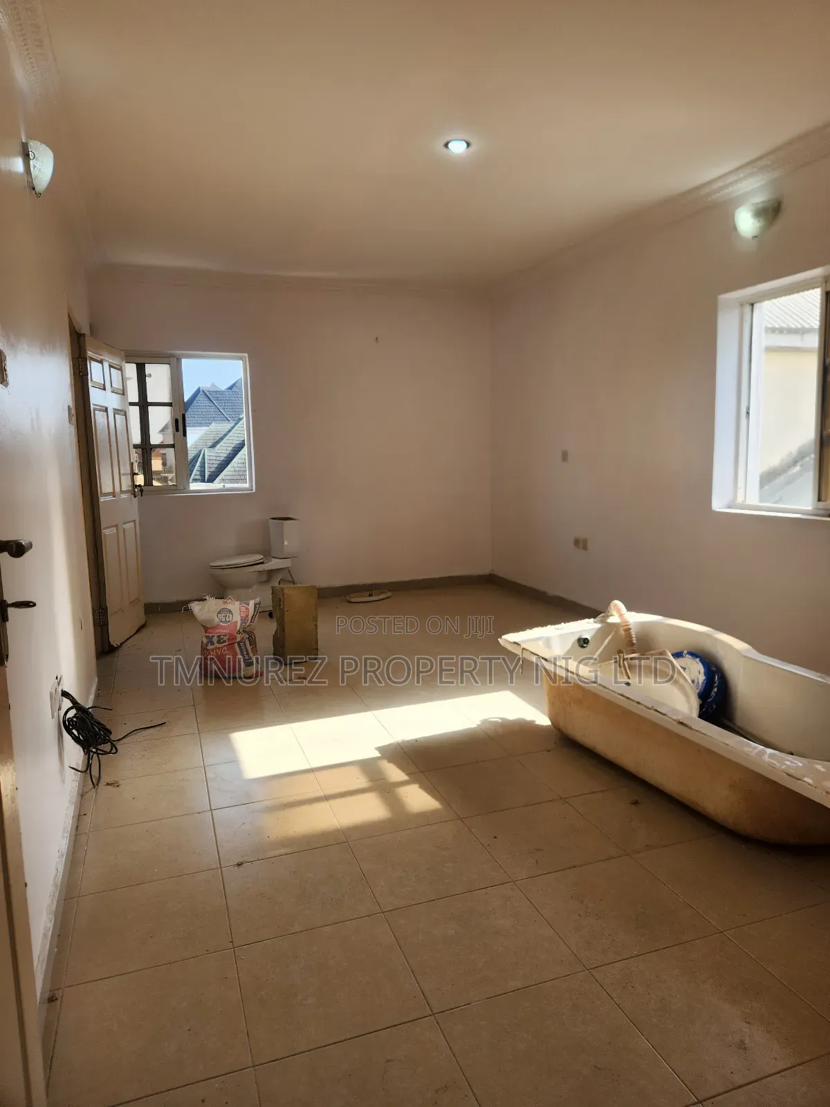 Mini Flat in Caltongate Estate, Chevron for rent in Chevron