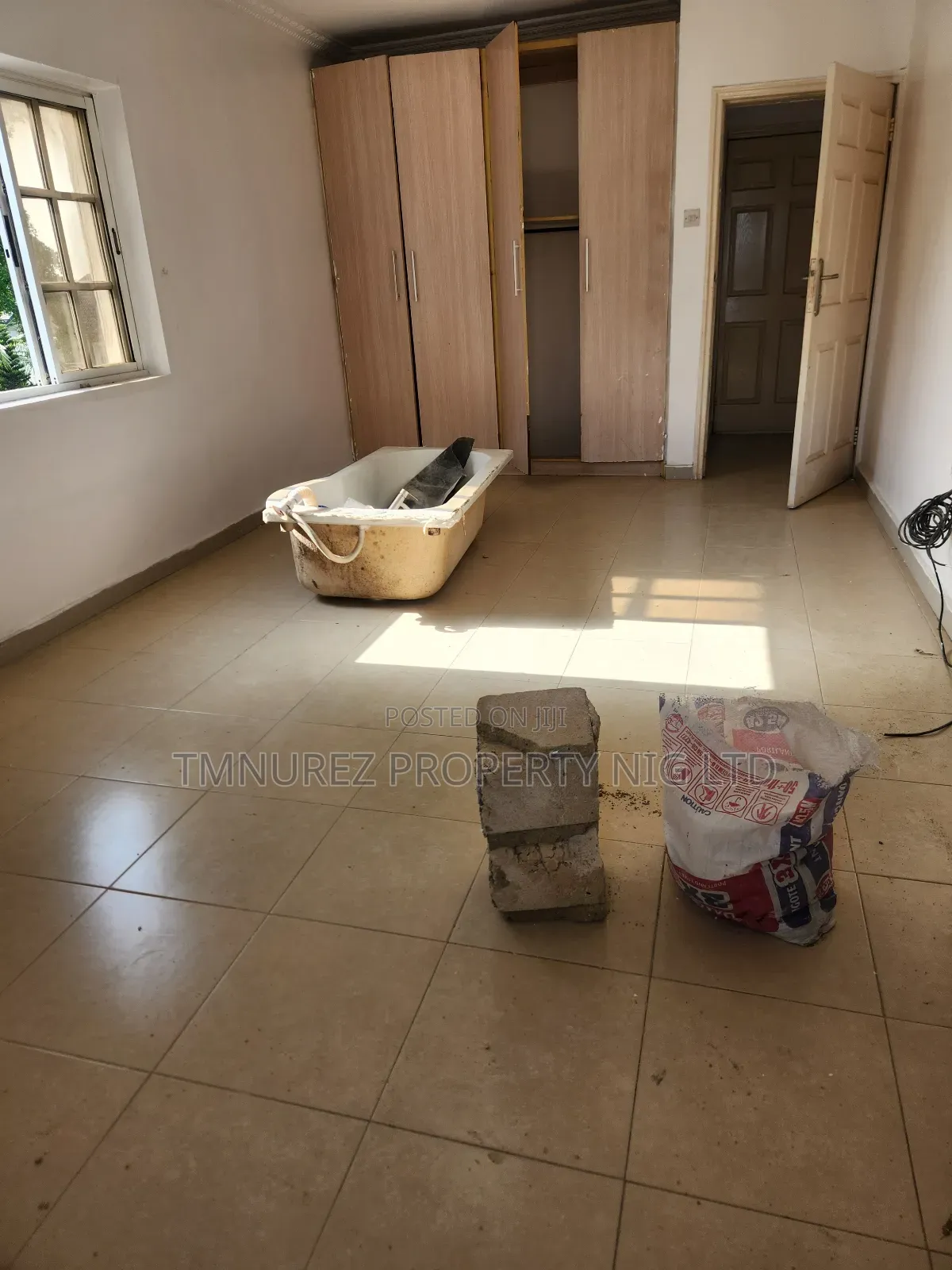 Mini Flat in Caltongate Estate, Chevron for rent in Chevron