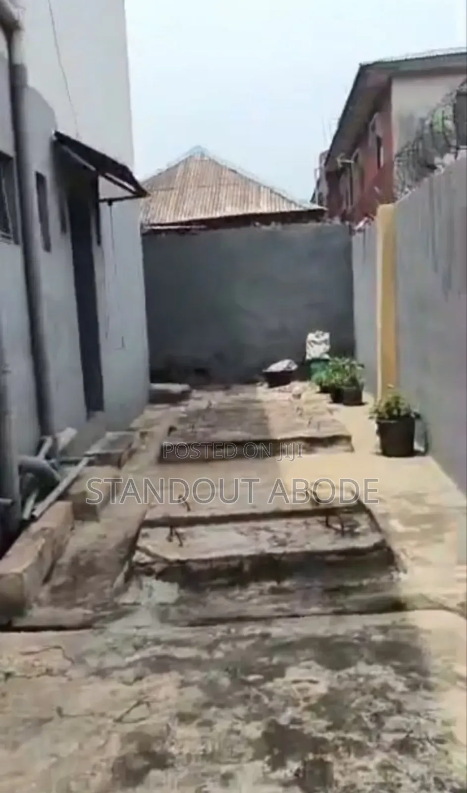 2bdrm Block of Flats in Ikot, Ikotun / Ikotun/Igando for sale in Ikotun / Ikotun/Igando