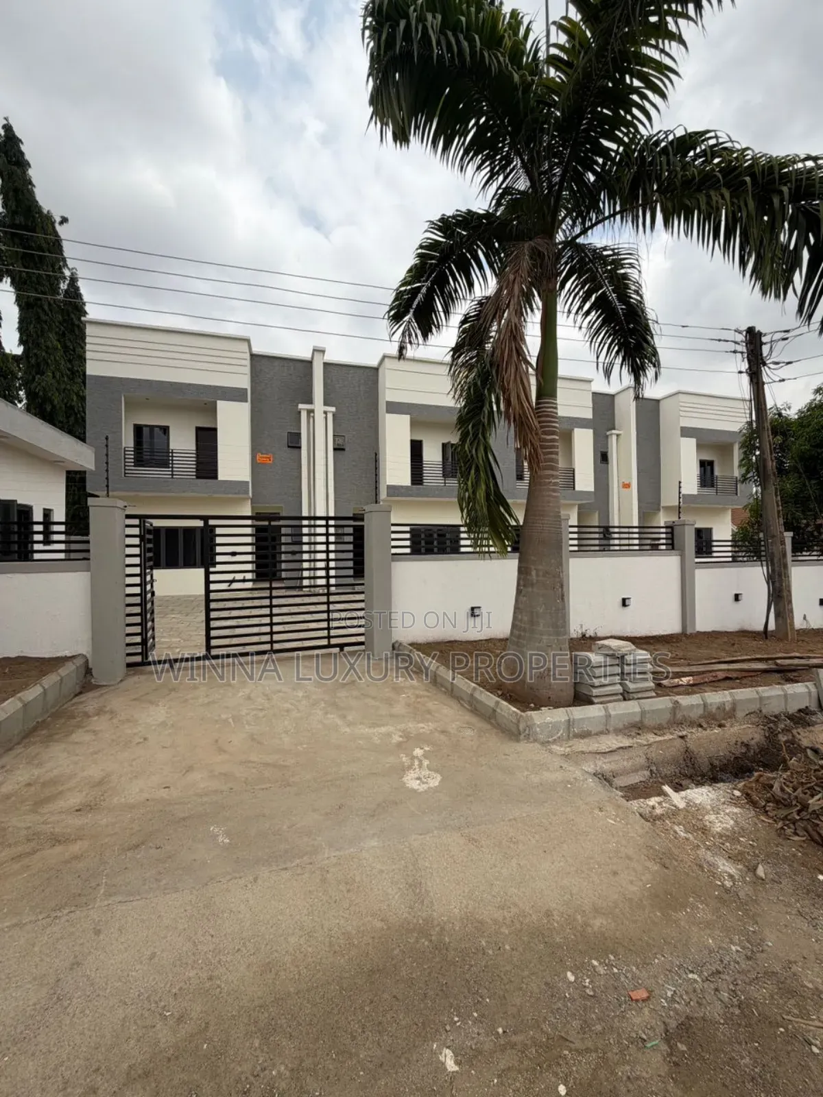 4bdrm Townhouse/Terrace in Gwarinpa 3Rd Avenue for sale in Gwarinpa