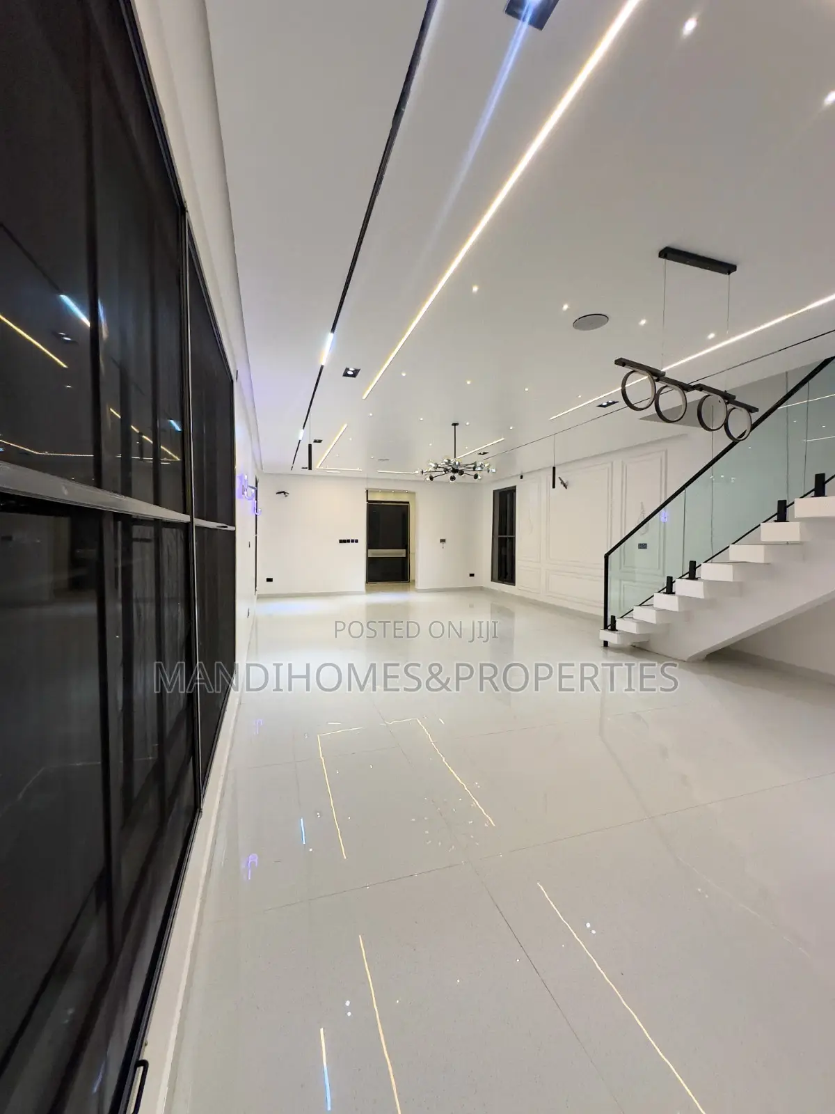 5bdrm Duplex in Royal Garden, Ajah for sale in Ajah