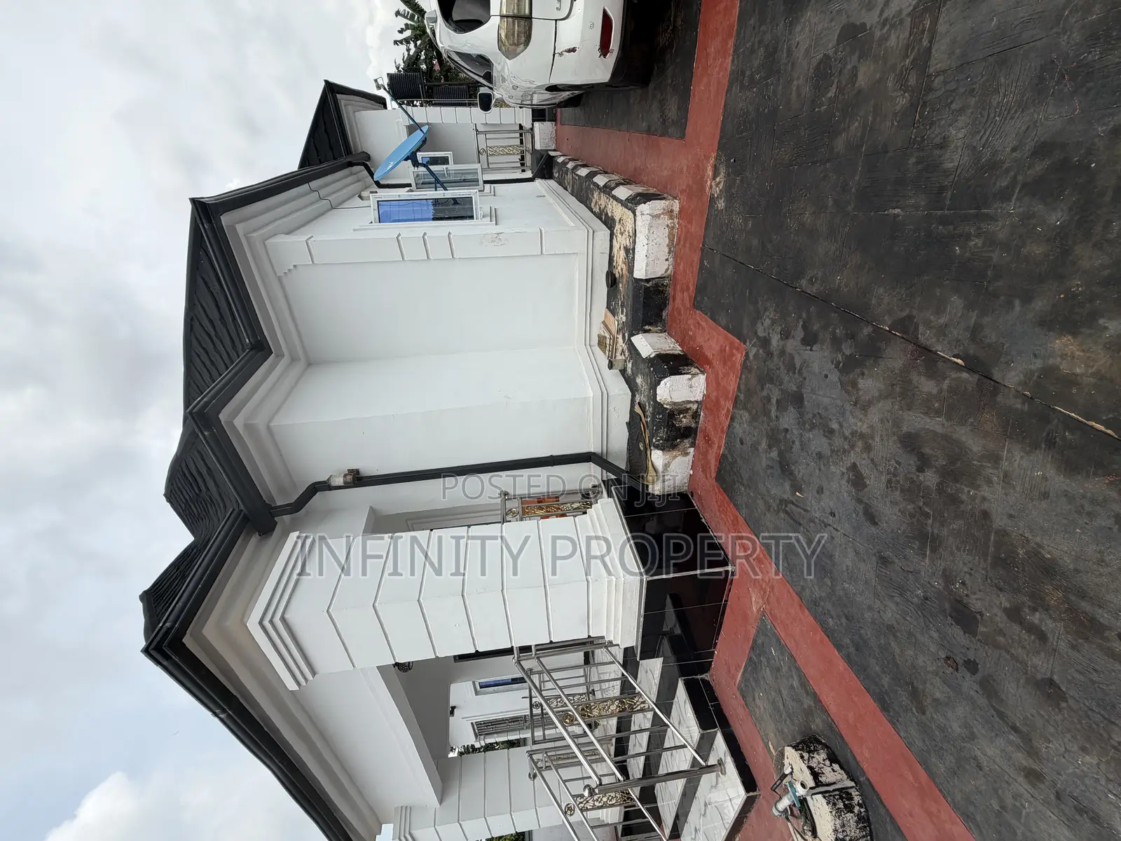 3bdrm Block of Flats in Obey, Benin City for sale in Benin City