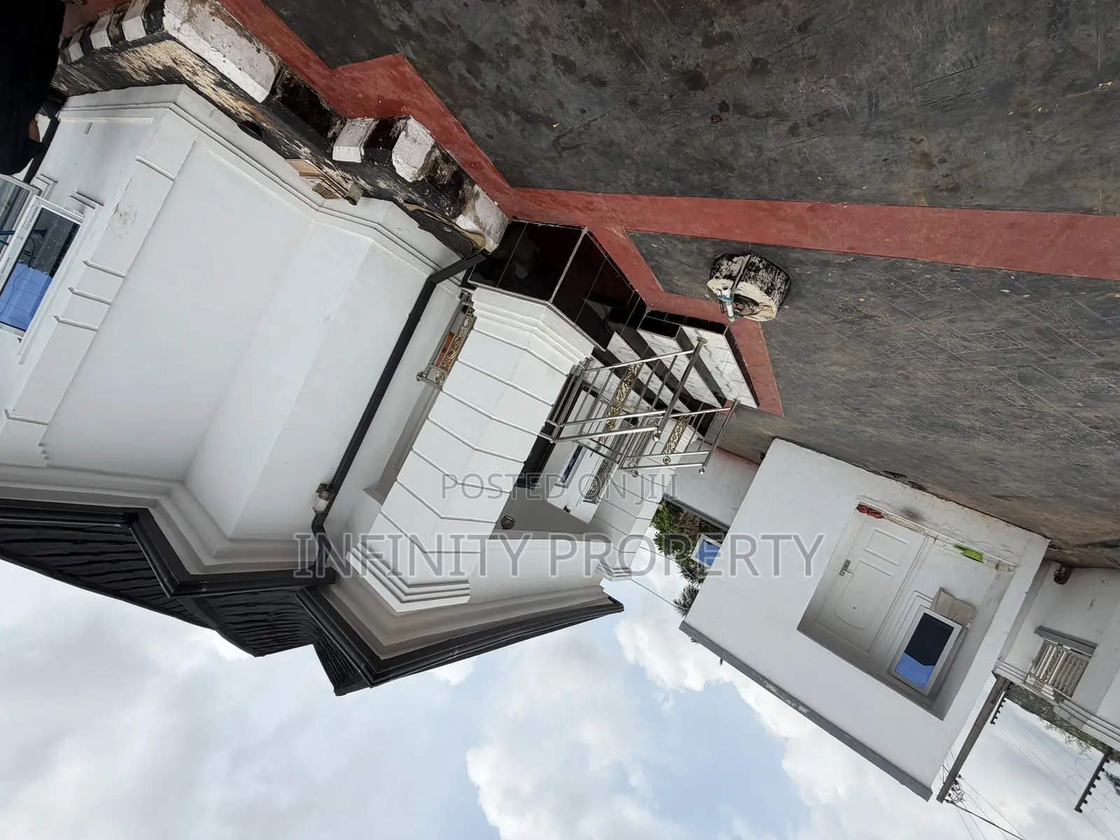 3bdrm Block of Flats in Obey, Benin City for sale in Benin City
