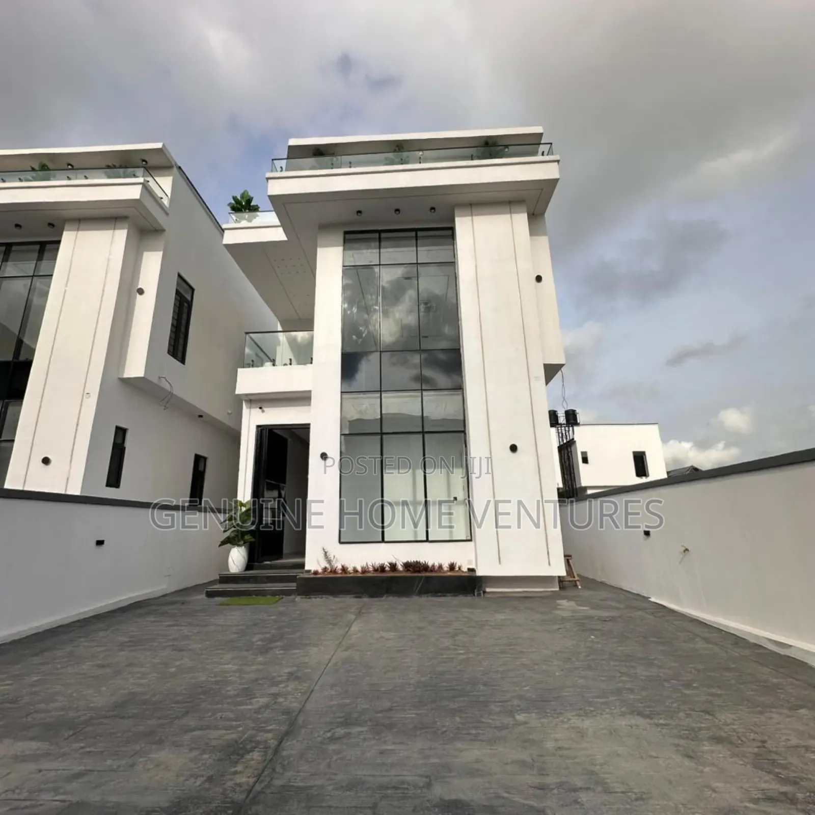 5bdrm Duplex in Orchid, Chevron for sale in Chevron