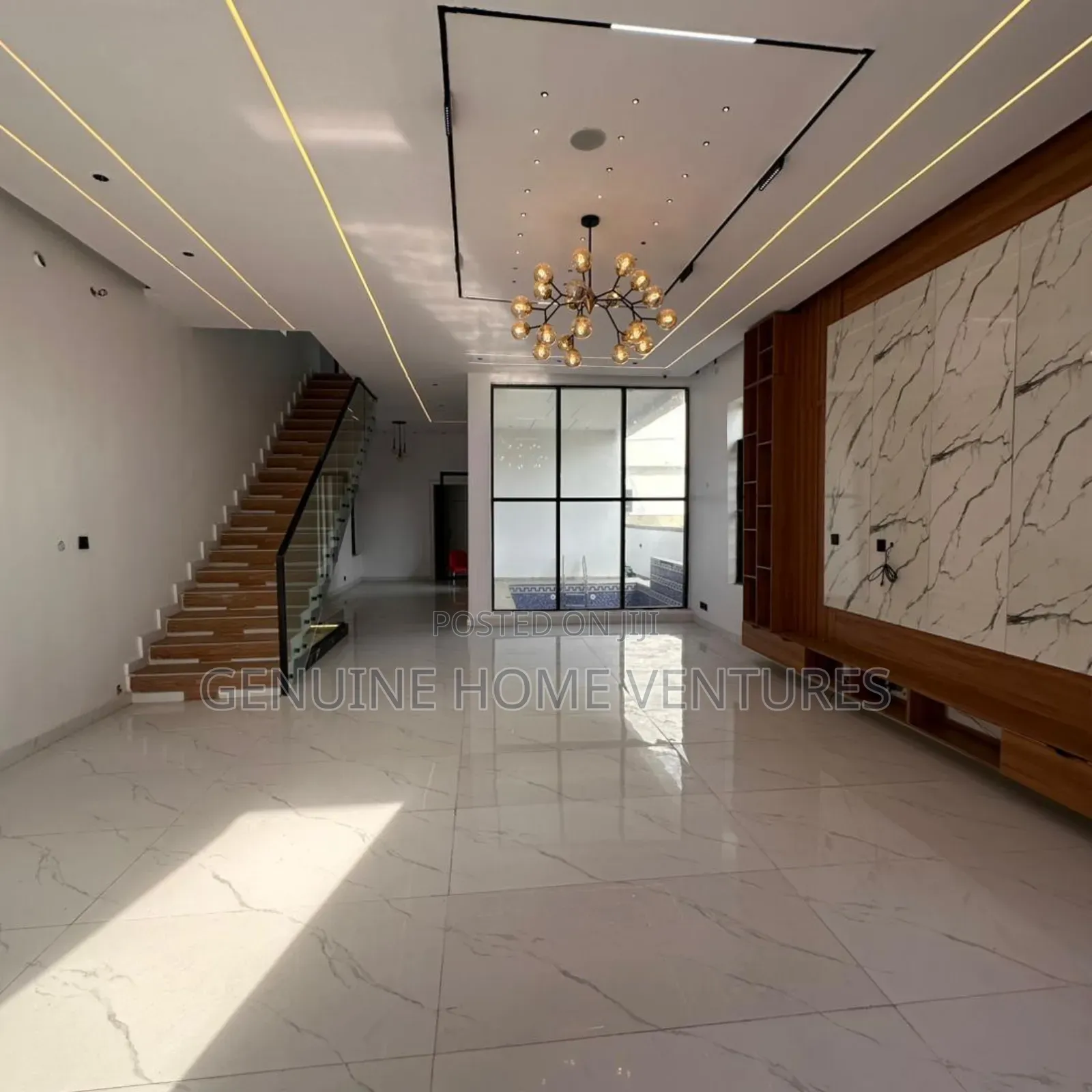 5bdrm Duplex in Orchid, Chevron for sale in Chevron