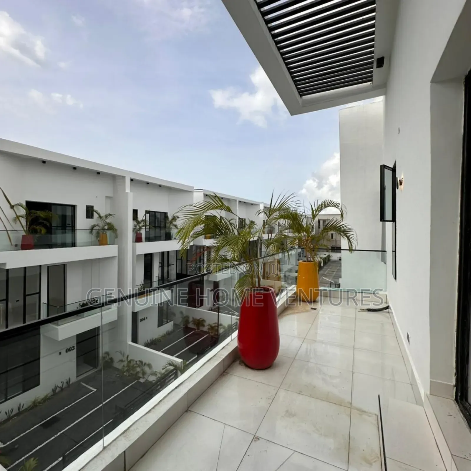 5bdrm Duplex in Orchid, Chevron for sale in Chevron