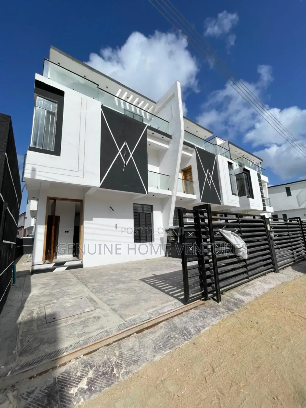 4bdrm Duplex in Chevron for sale in Chevron