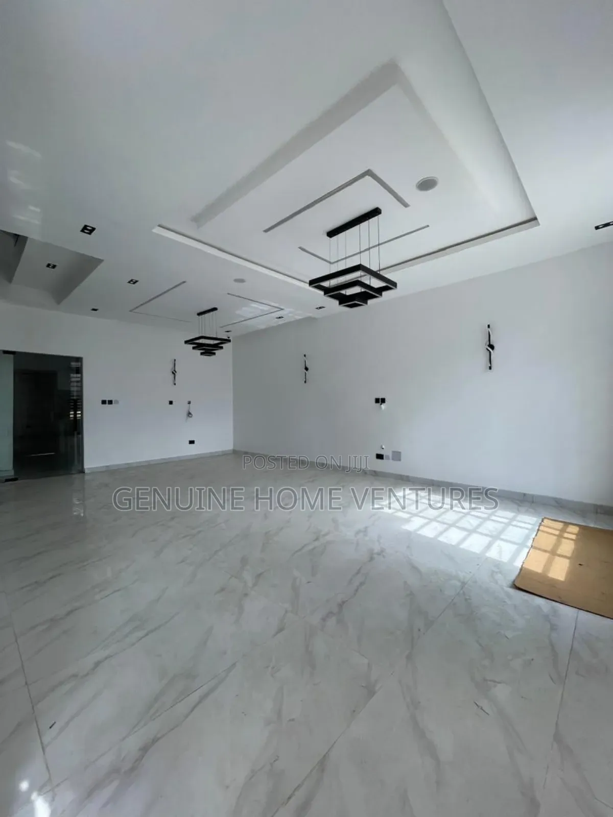 4bdrm Duplex in Chevron for sale in Chevron