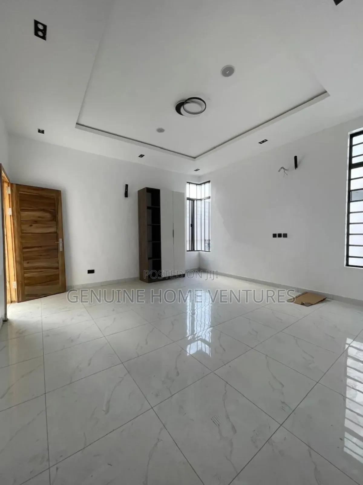 4bdrm Duplex in Chevron for sale in Chevron