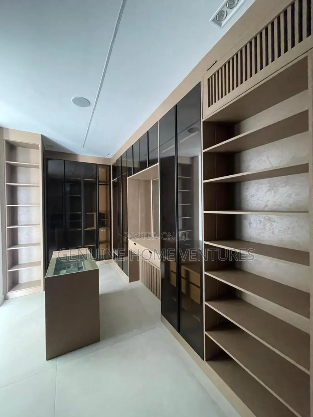 5bdrm Duplex in Lekki Phase One for sale in Lekki Phase 1