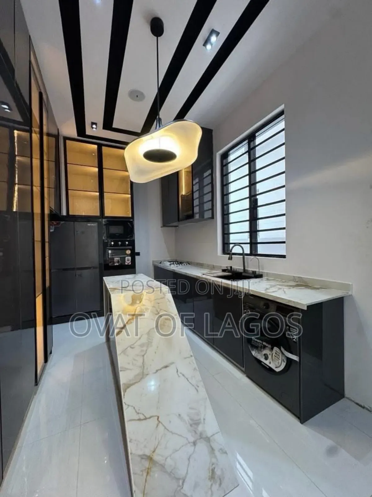 5bdrm Duplex in Ikota for sale in Ikota