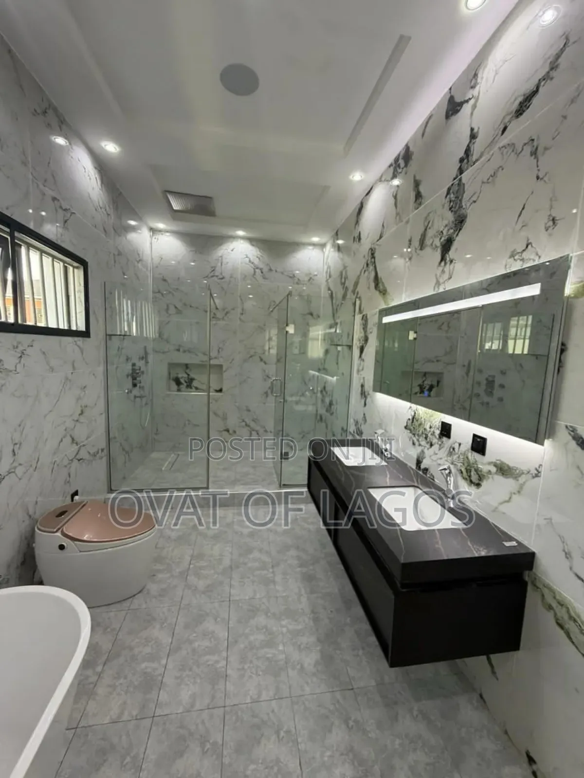 5bdrm Duplex in Lekki Phase 1 for sale in Lekki Phase 1