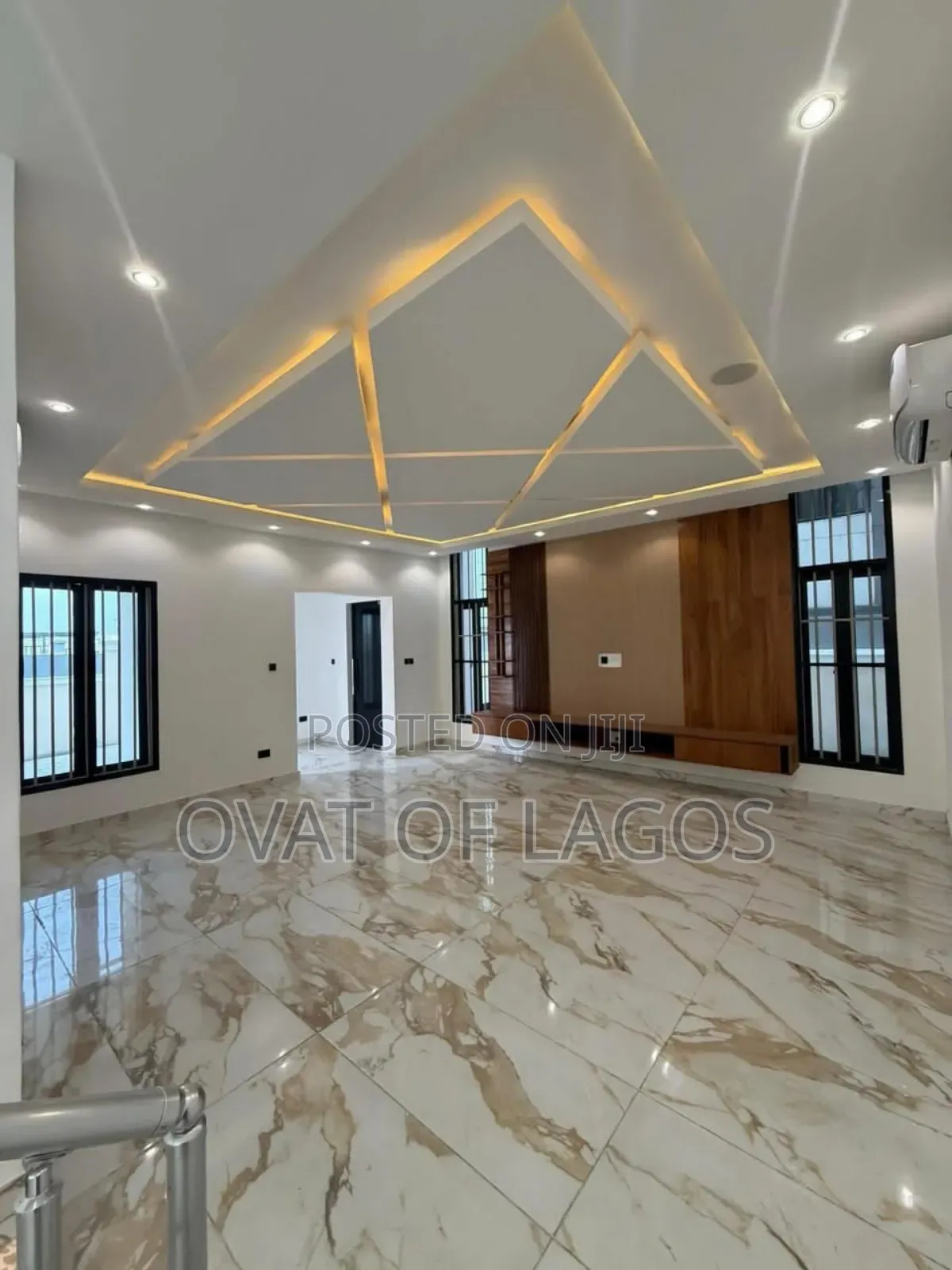 5bdrm Duplex in Lekki Phase 1 for sale in Lekki Phase 1