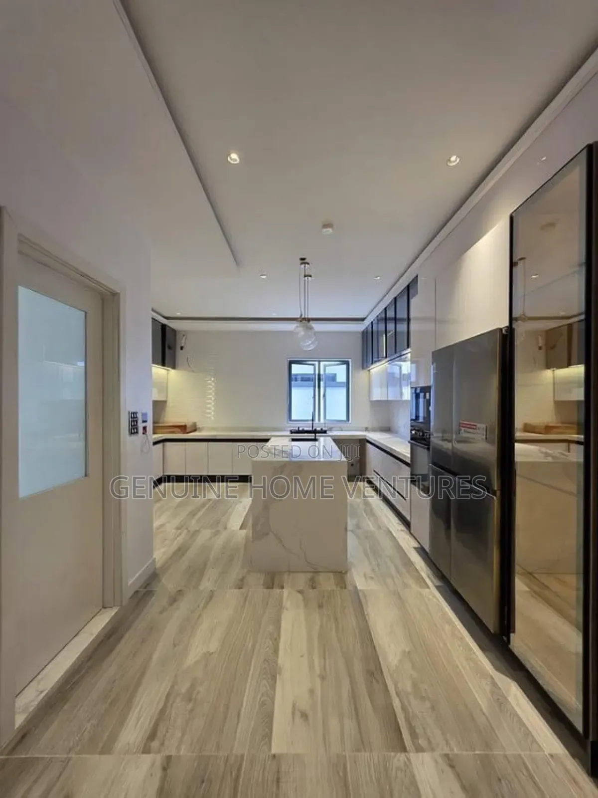 5bdrm Duplex in Lekki Phase 1 for sale in Lekki Phase 1