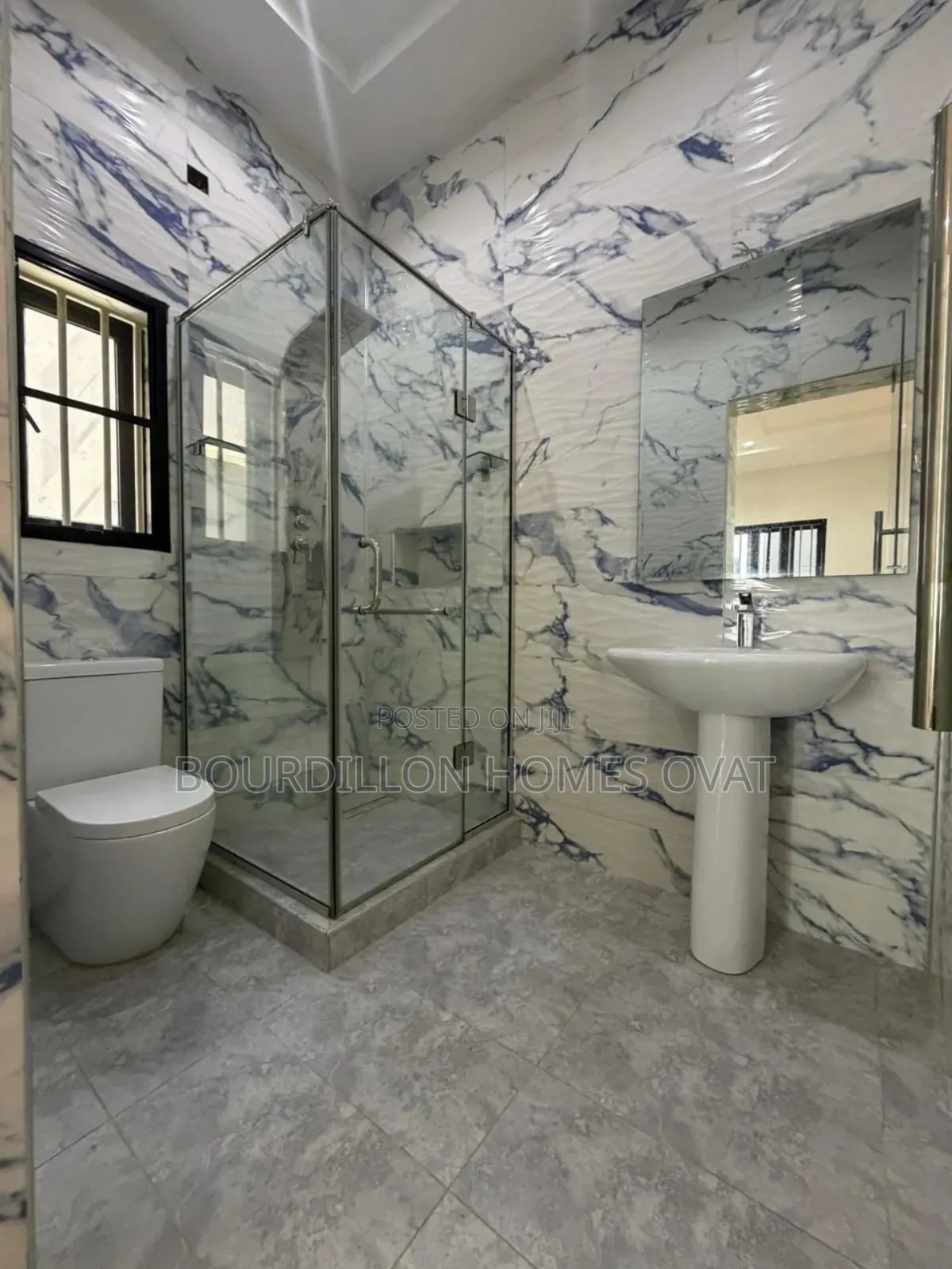 5bdrm Duplex in Lekki Phase 1 for sale in Lekki Phase 1
