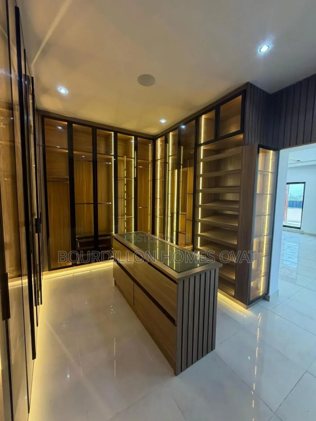 5bdrm Duplex in Lekki Phase 1 for sale in Lekki Phase 1