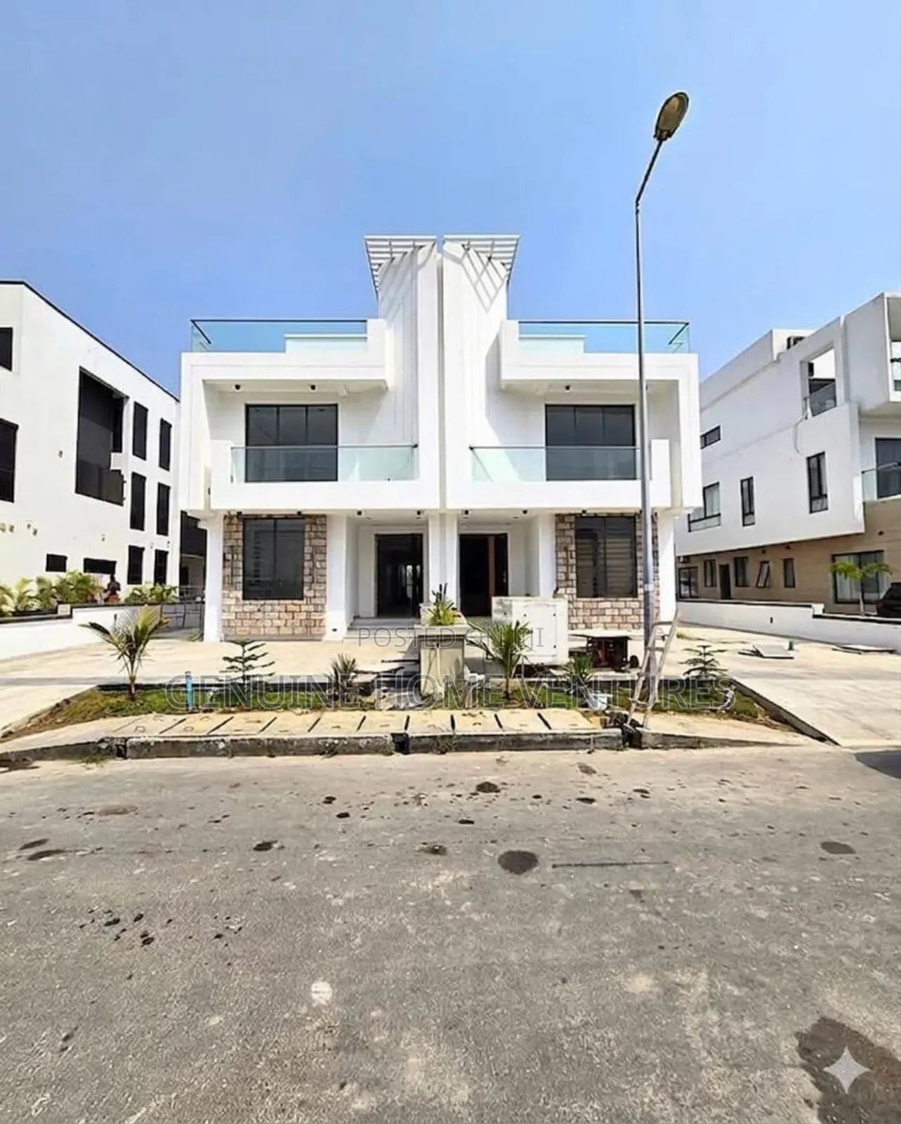 5bdrm Duplex in Ikate for sale in Ikate